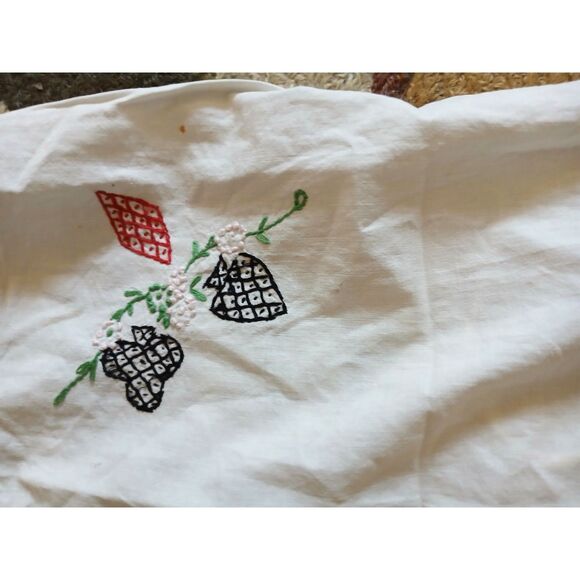 Vintage 1950's hand embroidered bridge card table tablecloth ties 33"X33" cotton - Picture 1 of 3